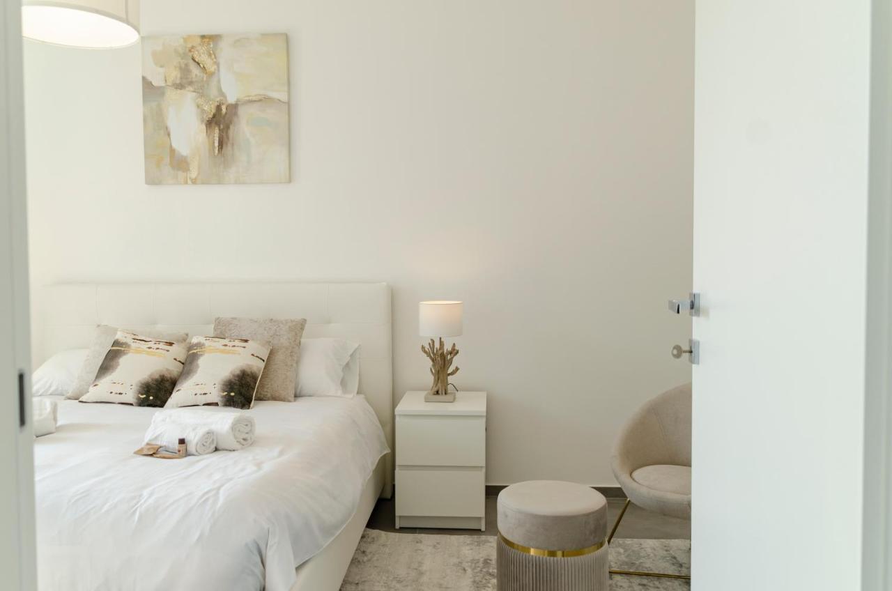 Apulialux - Exclusive And Modern City View, Private Parking Apartment Bari Exterior photo